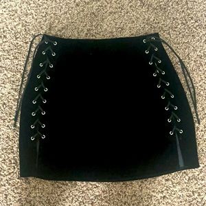 BY THE WAY black skirt with drawstring on the sides, crushed velet style fabric